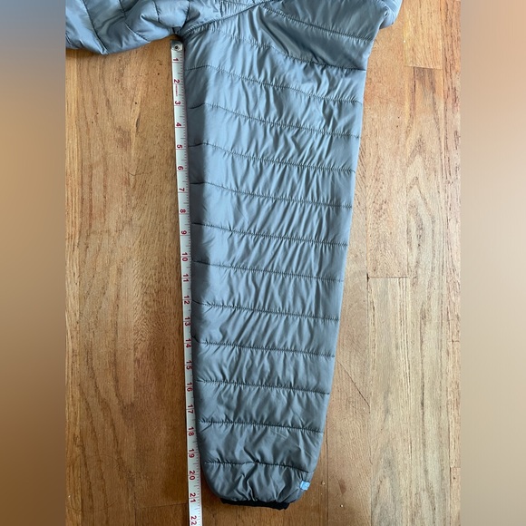 MARMOT gray puffer jacket - Picture 10 of 10